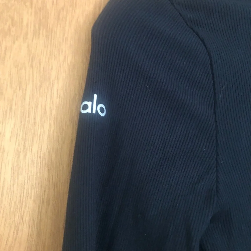 ALO Yoga Ribbed Mesmerize Long Sleeve Black Size S - Picture 4 of 6